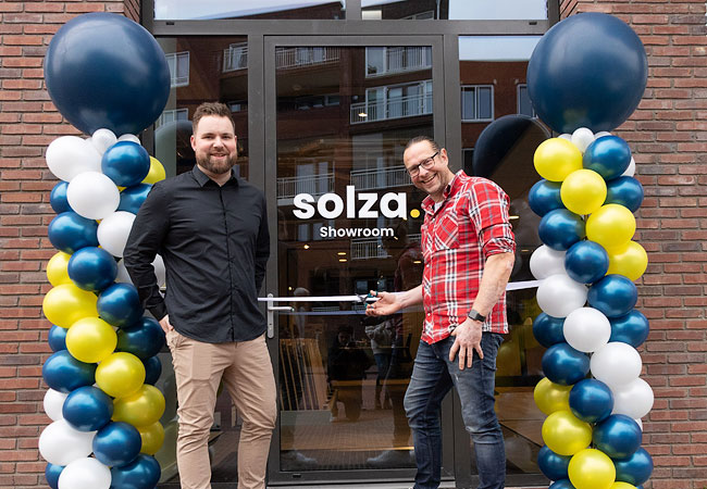 Vloerenwinkel Solza geopend