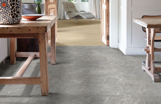 Twee vloeren in interieur