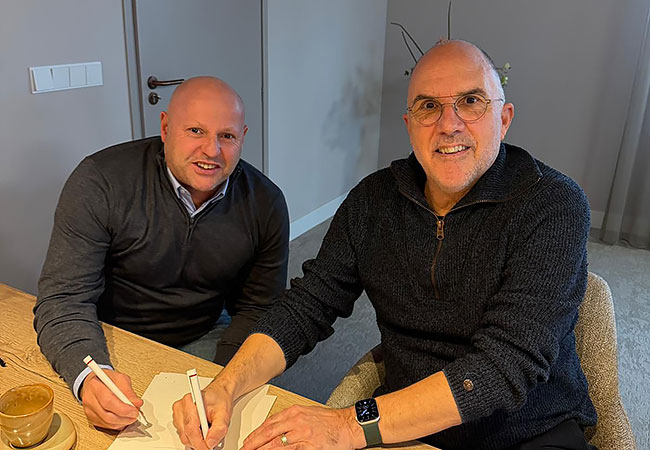 Klomp volledig eigenaar Your Floor