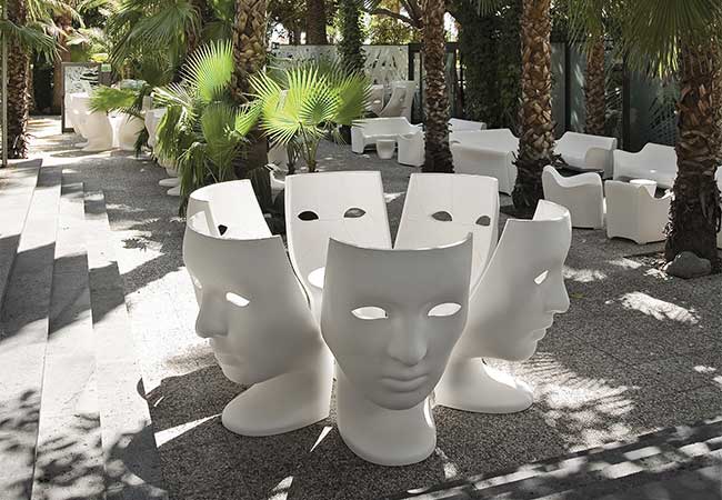 Kettal stapt in Driade