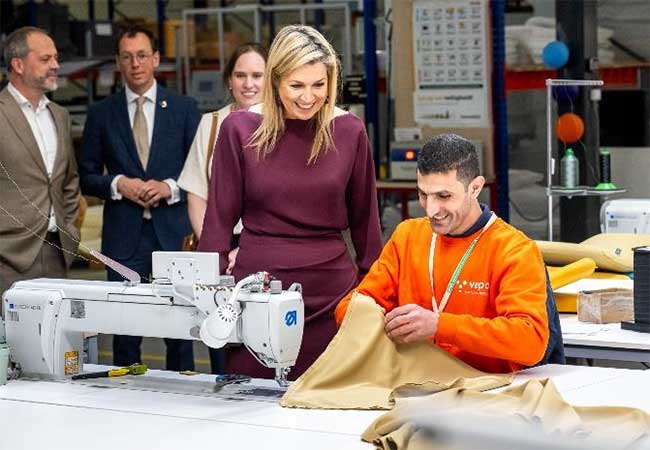 Maxima bezoekt meubelmaker Vepa